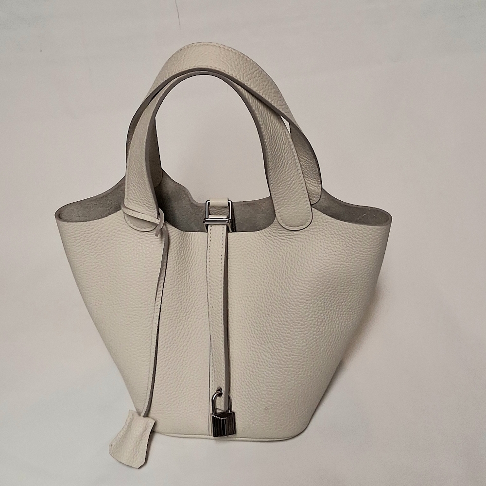 Elegant Ivory Leather Bucket Bag Lock 18